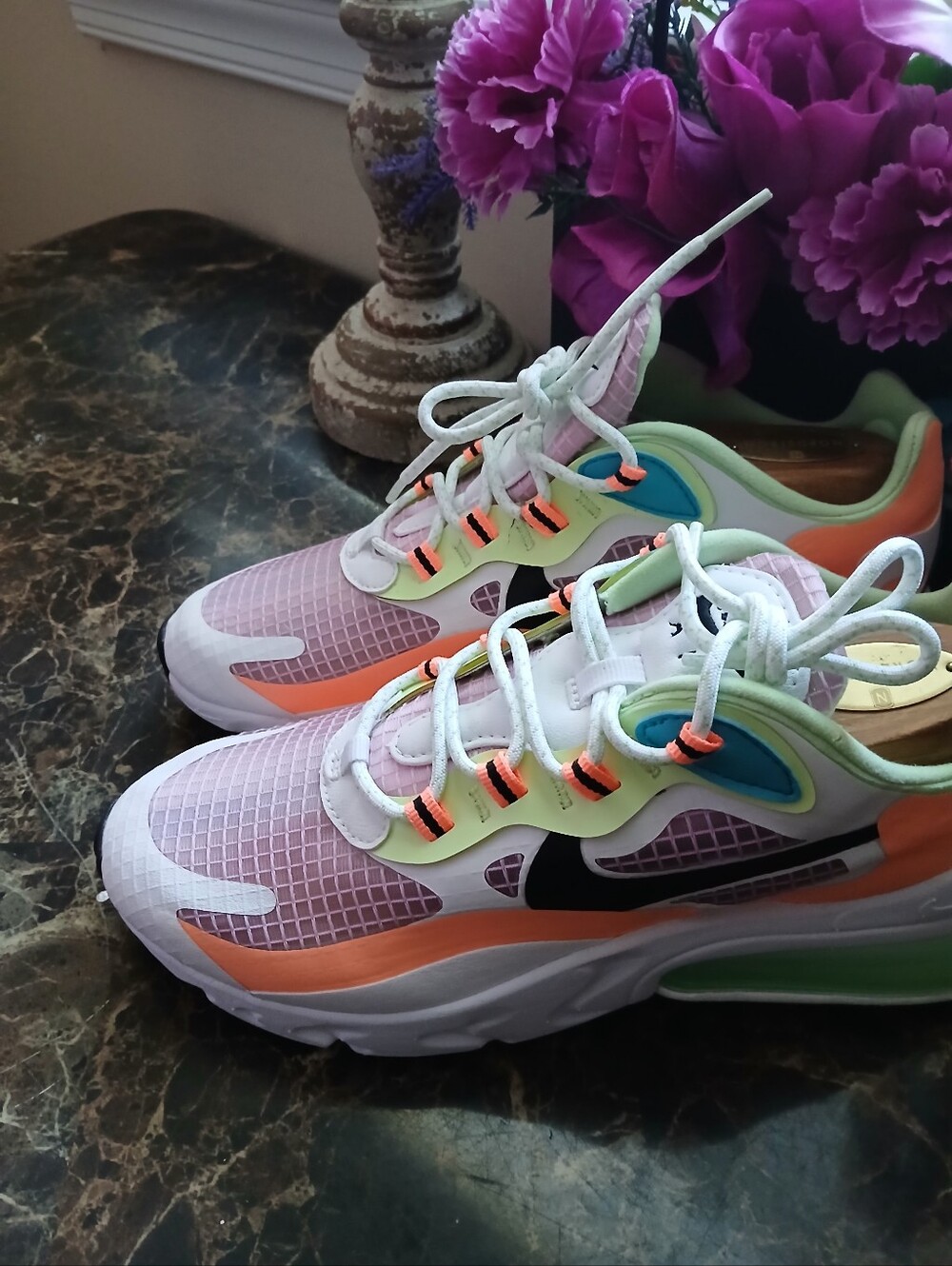 Nike AirMax 270 React SE Comfort/Athletic Lifestyle Shoes Size 8.5 for Women - Picture 5 of 14
